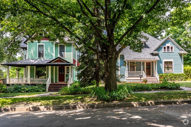 Beautiful historic homes tucked into mature shady trees give Sherman Hill its charm.