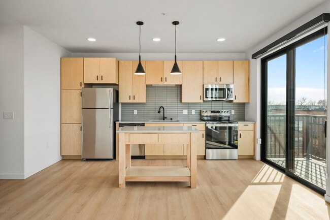 Irwin North, Madison, WI 53703 - photo 2