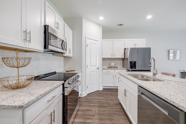 The Hamlet, Hinesville, GA 31313 - photo 5