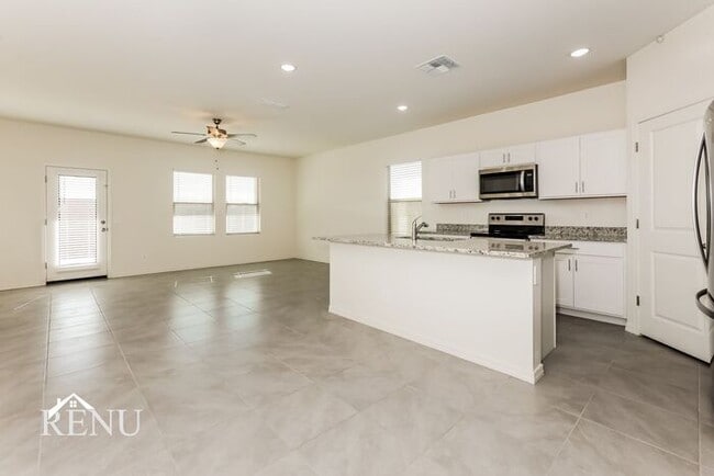 35621 W San Capistrano Ave, Maricopa, AZ 85138 - photo 6