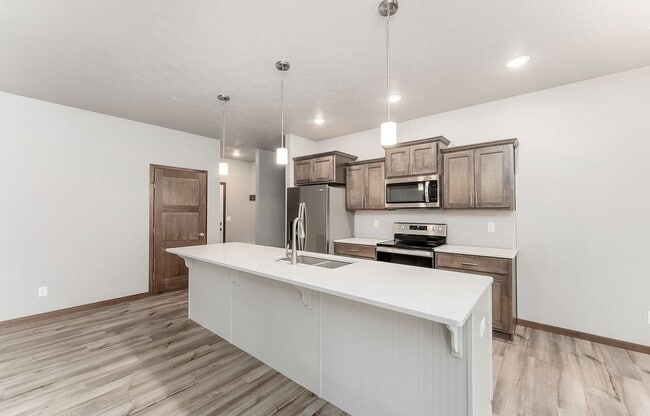 18-custom-1220 N Rose Ave-41.jpg