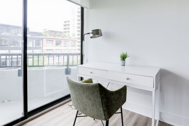 1550 Clarendon Blvd unit FL5-ID1024653P, Arlington, VA 22209 - photo 4