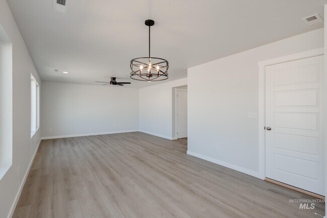 3882 W Maypearl St, Meridian, ID 83642 - photo 6