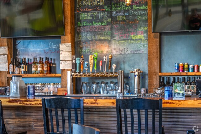 Stoup Brewing near Northlake Terrace serves craft beer and pub fare favorites.