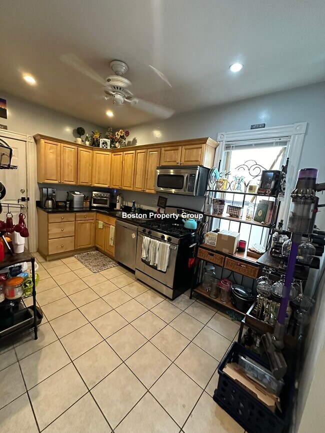 797 Columbia Rd Unit 1, Boston, MA 02125