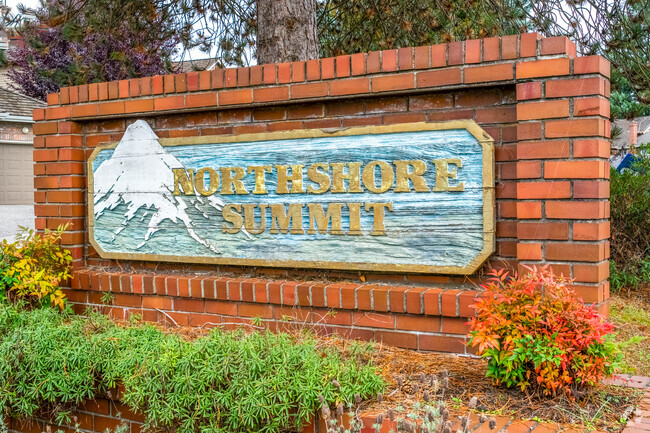 Northshore Summit neighborhood sign welcomes its visitors.
