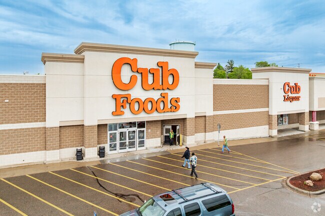 Cub Foods is located in the Sun Ray Shopping Center just south of Beaver Lake Heights.