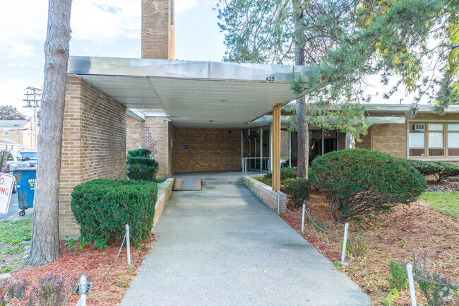 Meca Elementary School is a highly rated school.