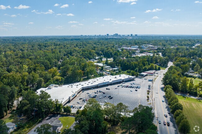 Smaller shopping centers for day to day purchases are located in Belmont.