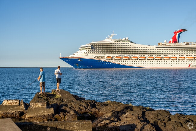 Cruise ships are a common sight in Hilo Bay.