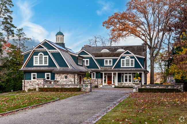 Residents of Orchard Lake Village enjoy a quiet neighborhood.