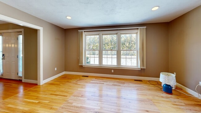 3 Playhouse Cir, Hampton, NH 03842 - photo 3