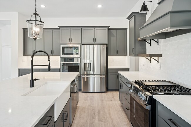 6871 Smith Ct, Bethlehem, PA 18017 - photo 3