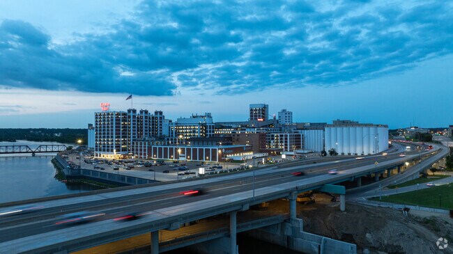 Downtown Cedar Rapids gives residents of Ellis Harbor a trendy and happening place to go.