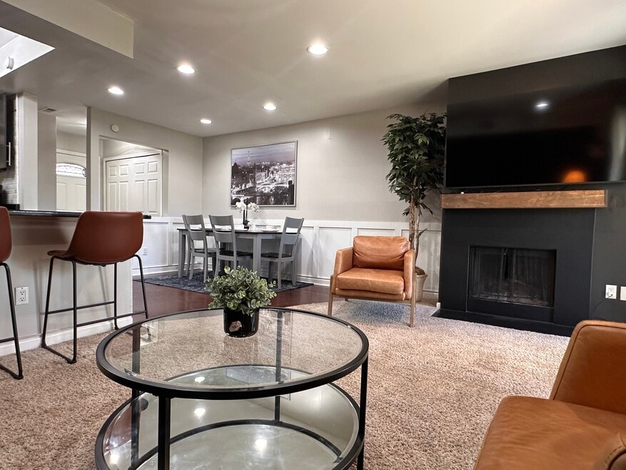 2777 Davison Ave unit B, Auburn Hills, MI 48326 - photo 1