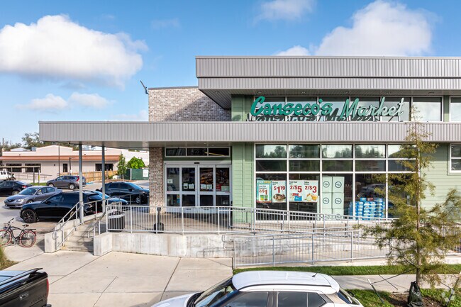 Canseco’s Market is a great grocery option near Saint Anthony.