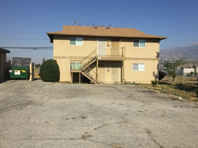 250 N Hargrave St unit 2, Banning, CA 92220 - photo 2