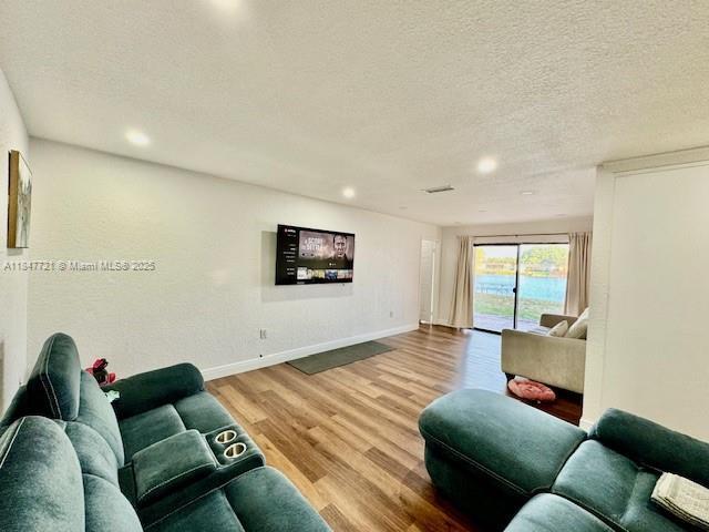 8940 NW 7th Ct, Pembroke Pines, FL 33024 - photo 2