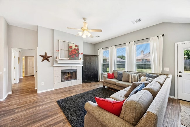 205 N Bending Oak Ln, Wylie, TX 75098 - photo 2