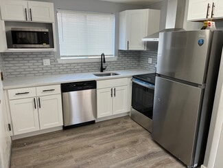 30 Henderson Dr, East Hartford, CT 06108