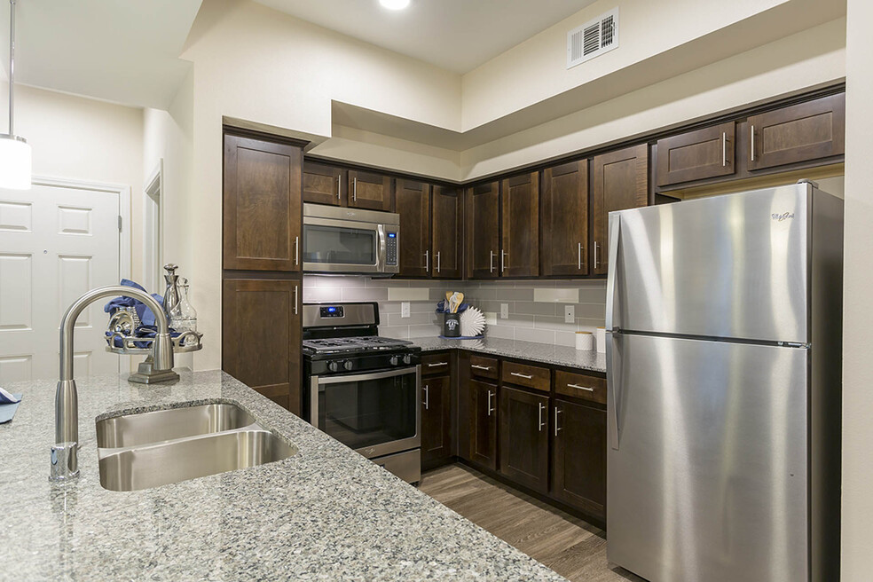 B2 1175 SQ FT 2 Bed 2 Bath