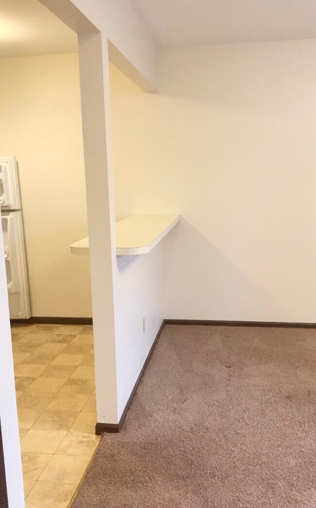 1100 W High St unit 2, Jefferson City, MO 65109 - photo 6