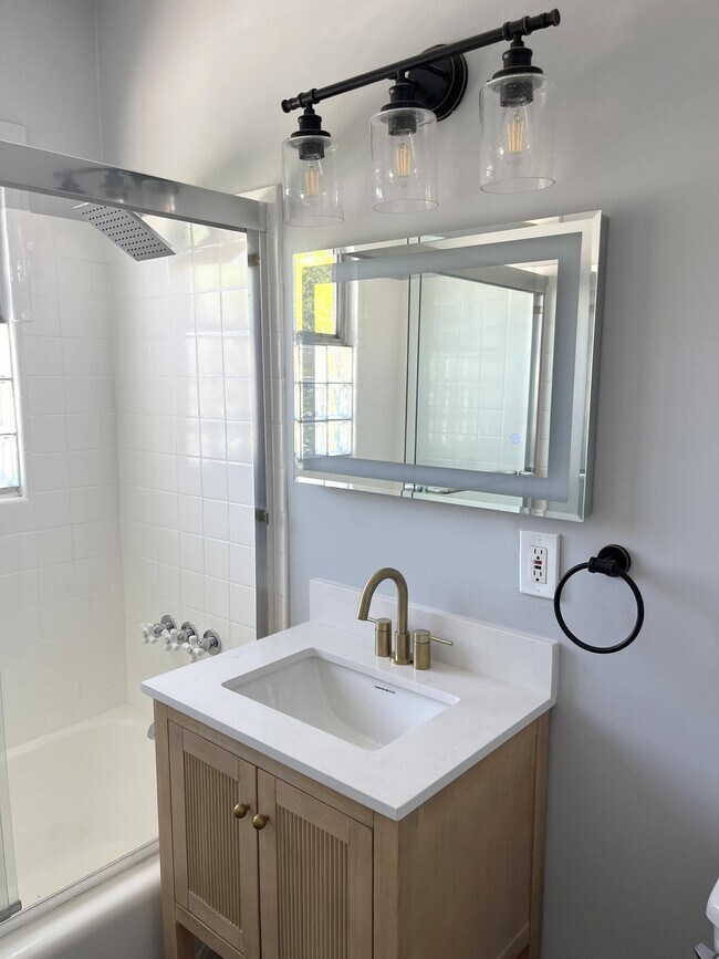 5444 Colfax Ave unit 3, North Hollywood, CA 91601 - photo 5