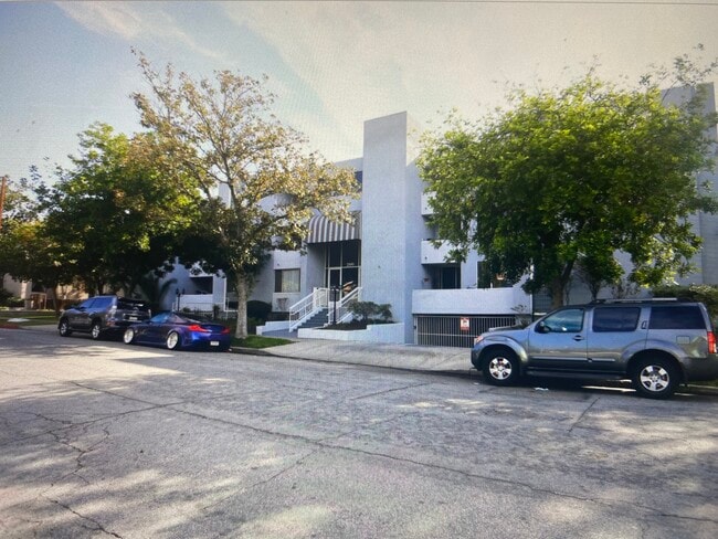 200 W Chestnut St unit 105, Glendale, CA 91204 - photo 2