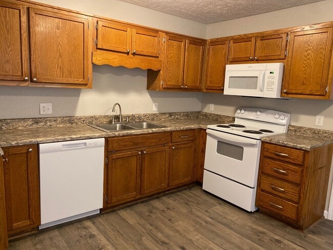 231 McGee Loop, Jackson, TN 38305 - photo 2