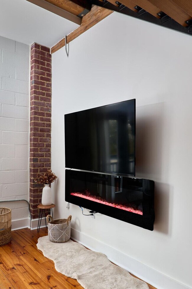 403 E 33rd St unit ID1353814P, Charlotte, NC 28205 - photo 2