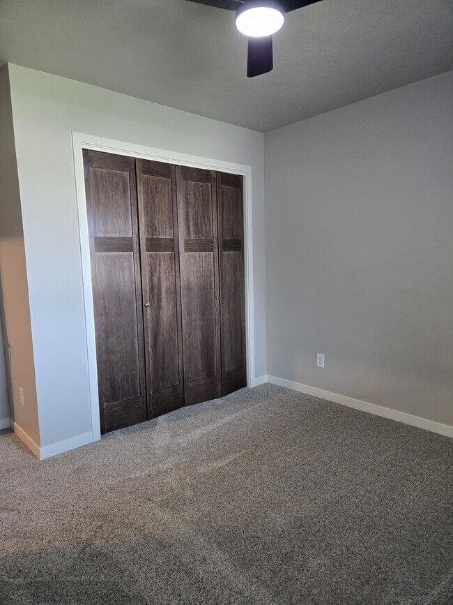 1407 W 20th Ave, Mitchell, SD 57301 - photo 6