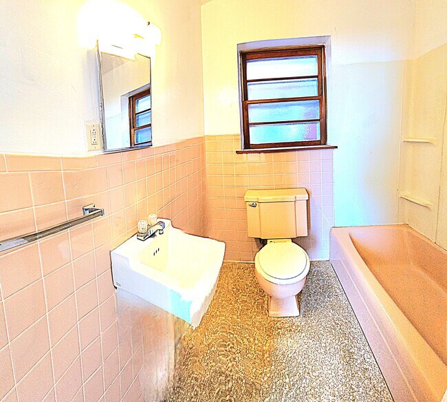 712 N Market St unit SUITE, Marion, IL 62959 - photo 6