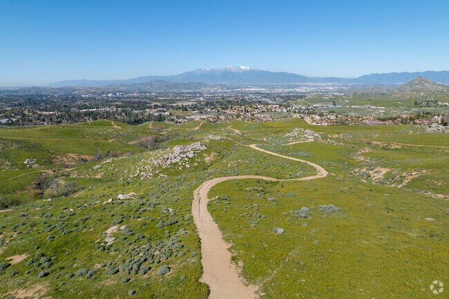 Beautiful trails are abundant amidst the hills near Canyon Crest.
