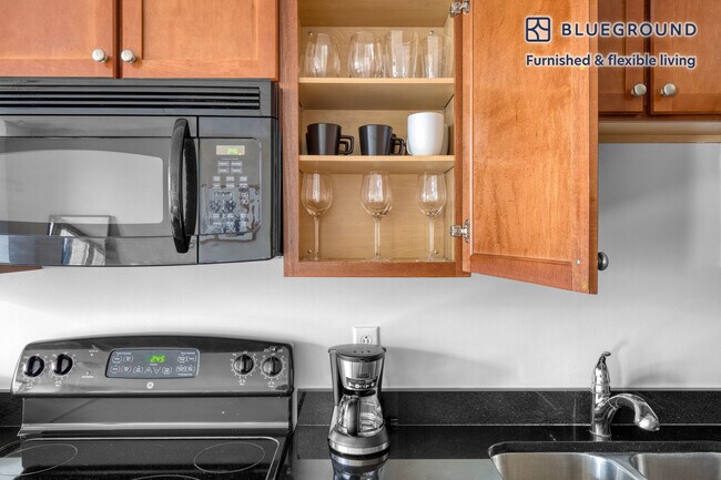 70 I St SE unit FL6-ID879, Washington, DC 20003 - photo 7