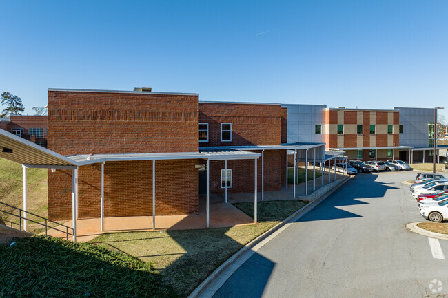 South Hall Middle School has a 14 to 1 student-teacher ratio.