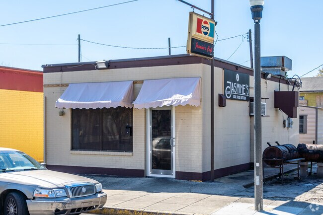 Find amazing soul food as Jasmine's Cafe near Sherman Heights.