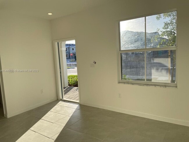 29209 SW 162nd Ct, Homestead, FL 33033 - photo 2