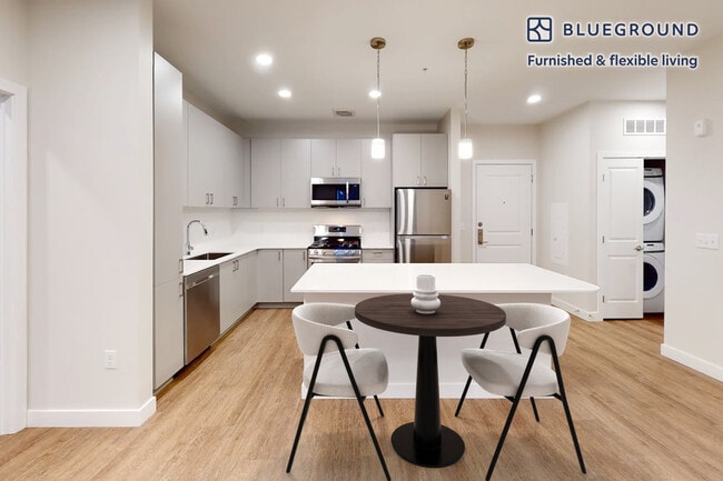 290 Mishawum Rd unit FL3-ID5391A, Woburn, MA 01801 - photo 4