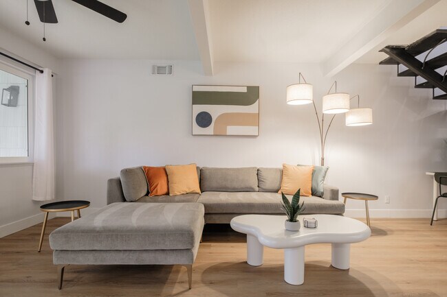 7971 Hanford Way unit 4 - Upstairs large, Sacramento, CA 95823 - photo 5