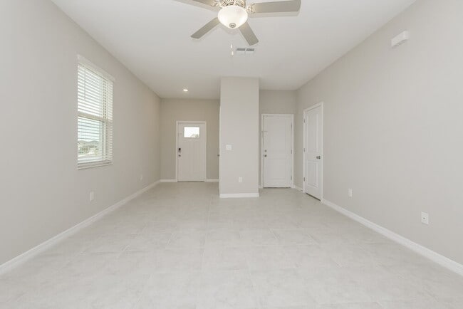 2162 Azure Vw Way, Lutz, FL 33558 - photo 5