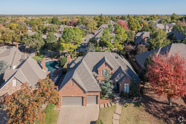 Olde Towne boasts a vast array of large homes, perfect for growing families.