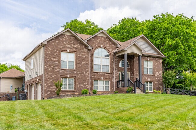 Split-level homes can be found in Southern View.