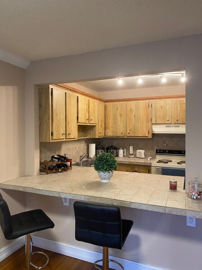 9301 SW 92nd Ave unit Wisperwood Village, Miami, FL 33176 - photo 6