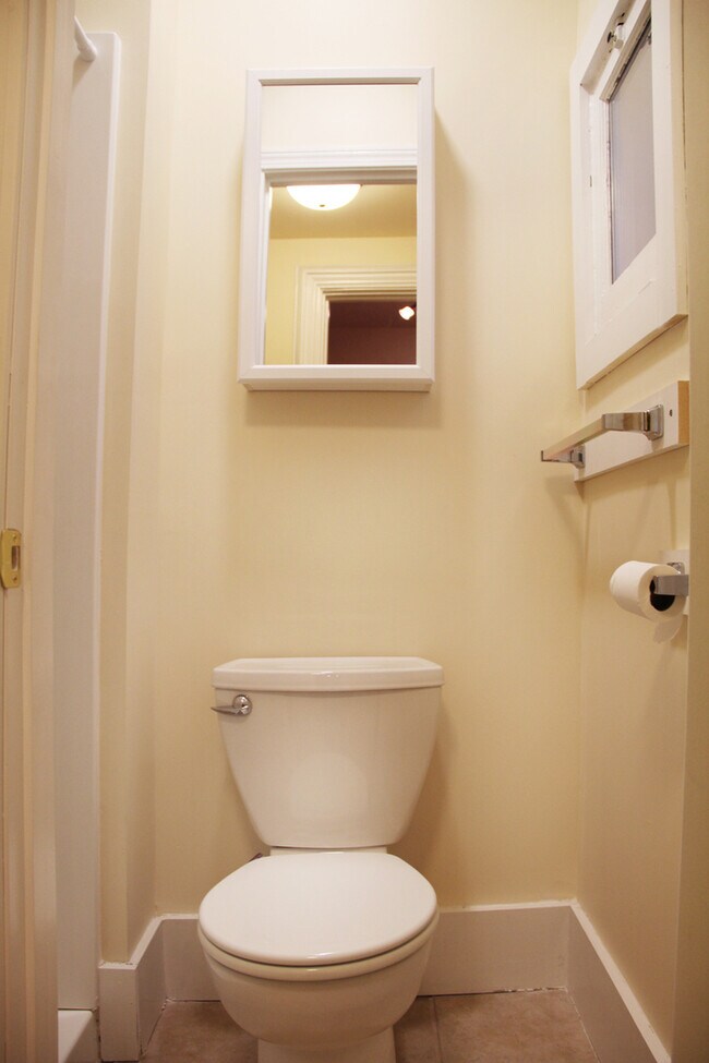 51 N Union St unit 3, Burlington, VT 05401 - photo 4