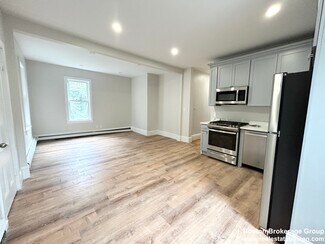 102 Buttonwood St Unit 3, Boston, MA 02125