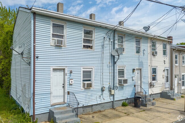 A row of homes is commonly seen in the East Trenton neighborhood.