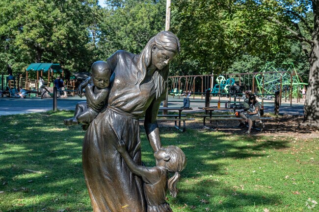 There are a number of sculptures at Carson Park.