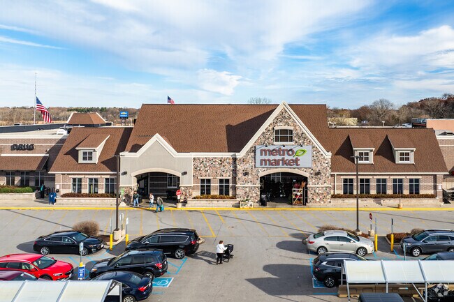 Southwest of Lac La Belle sit a variety of stores and shops, including Metro Market.