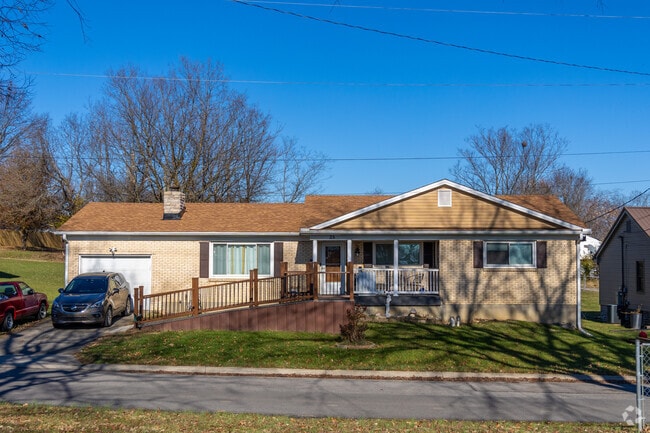 Ranch houses are a common construction style in Winchester.