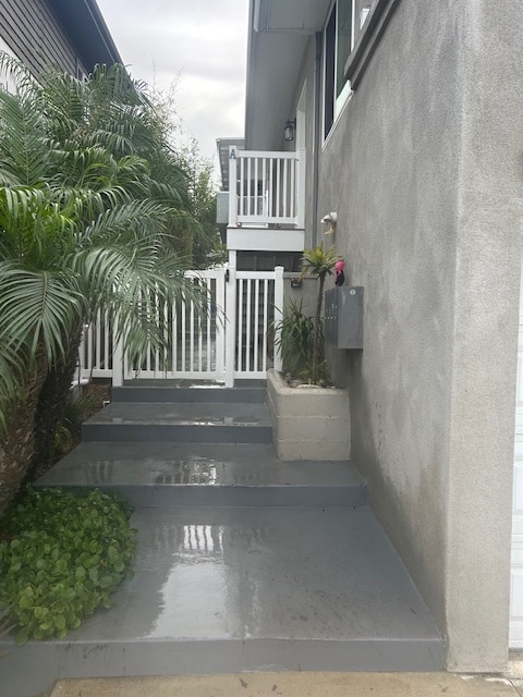 Walkway to unit